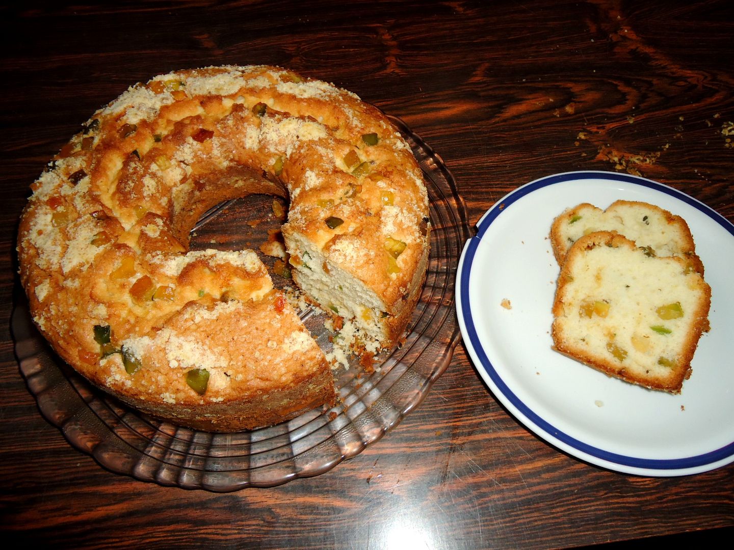 Bolo de fruta cristalizada