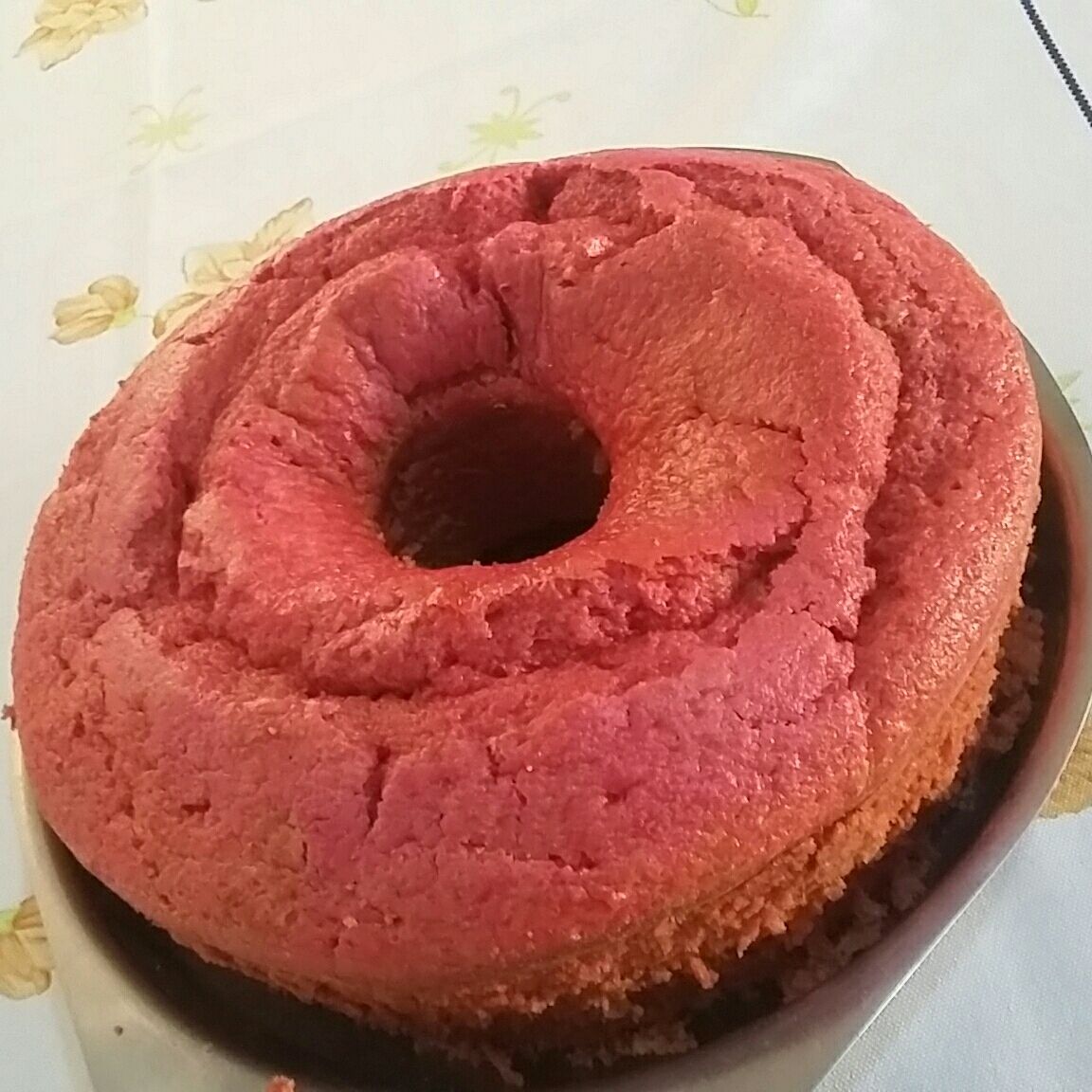 Bolo de fubá com beterraba