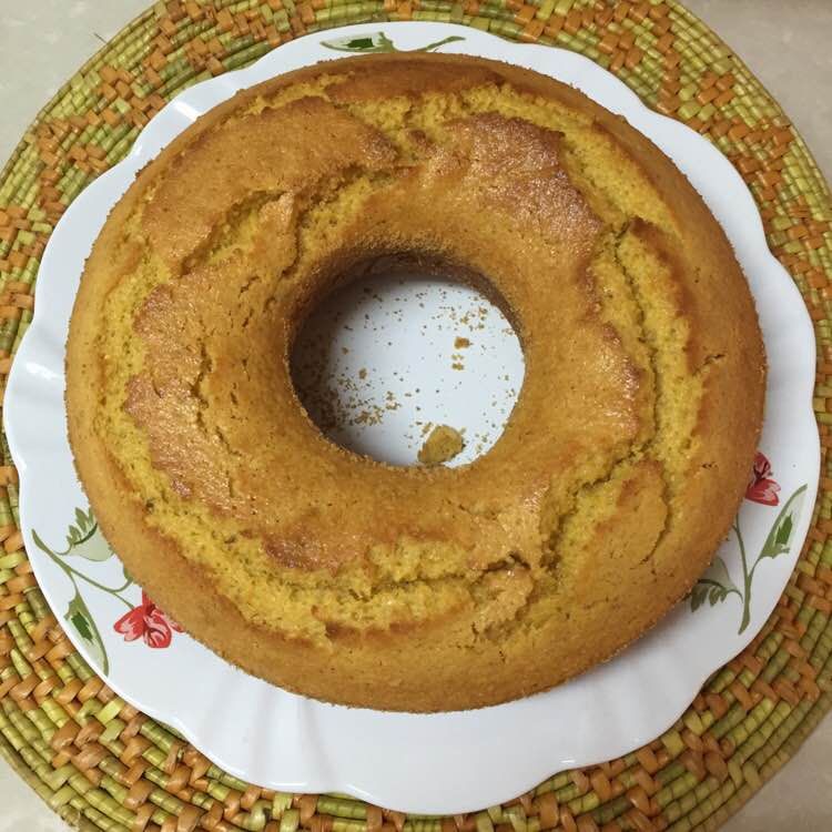 Bolo de fubá com erva doce