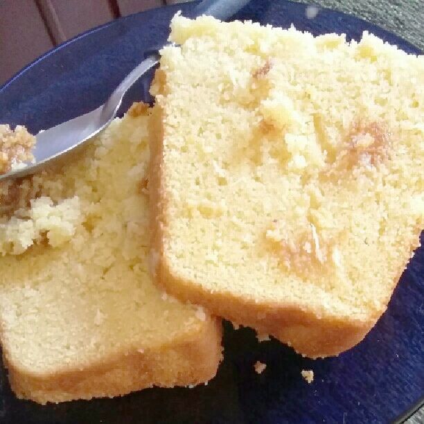 Bolo de fubá cremoso com leite condensado