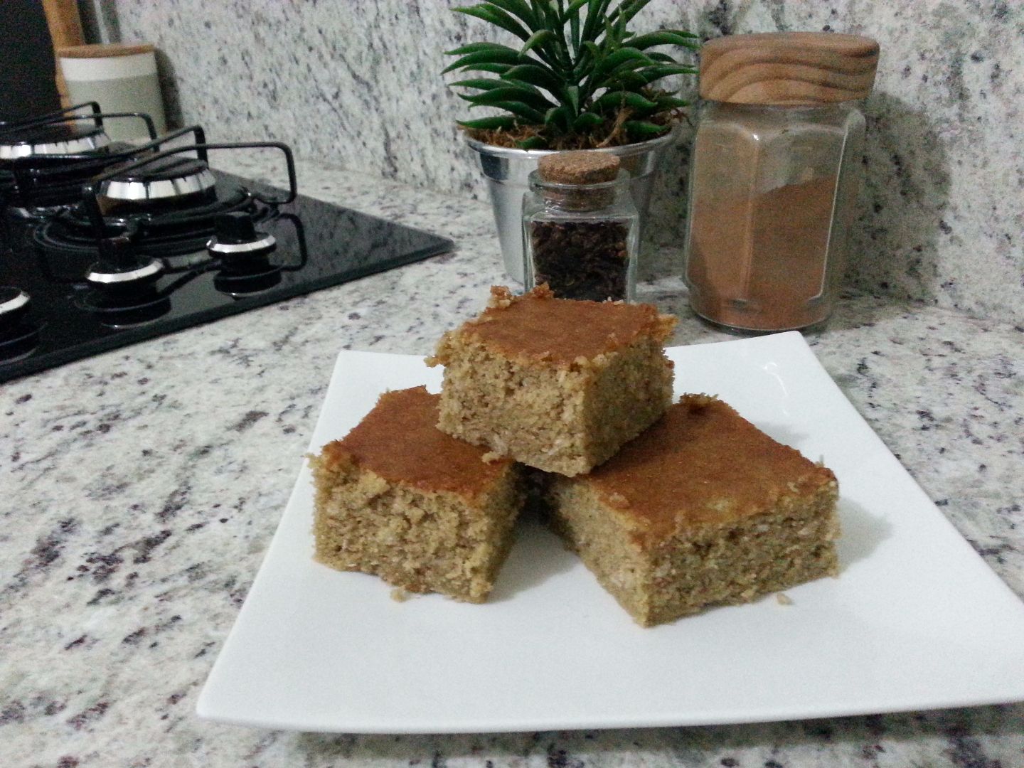 Bolo de inhame, fubá e coco