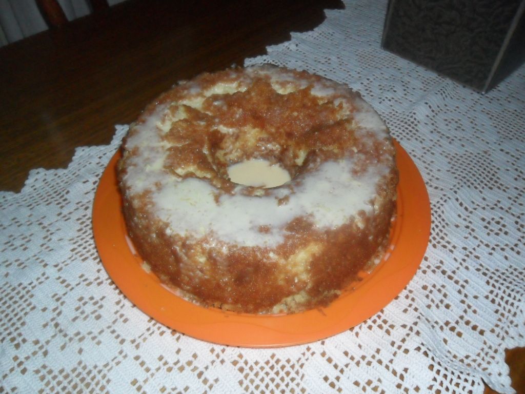 Bolo de laranja com calda de laranja e leite condensado