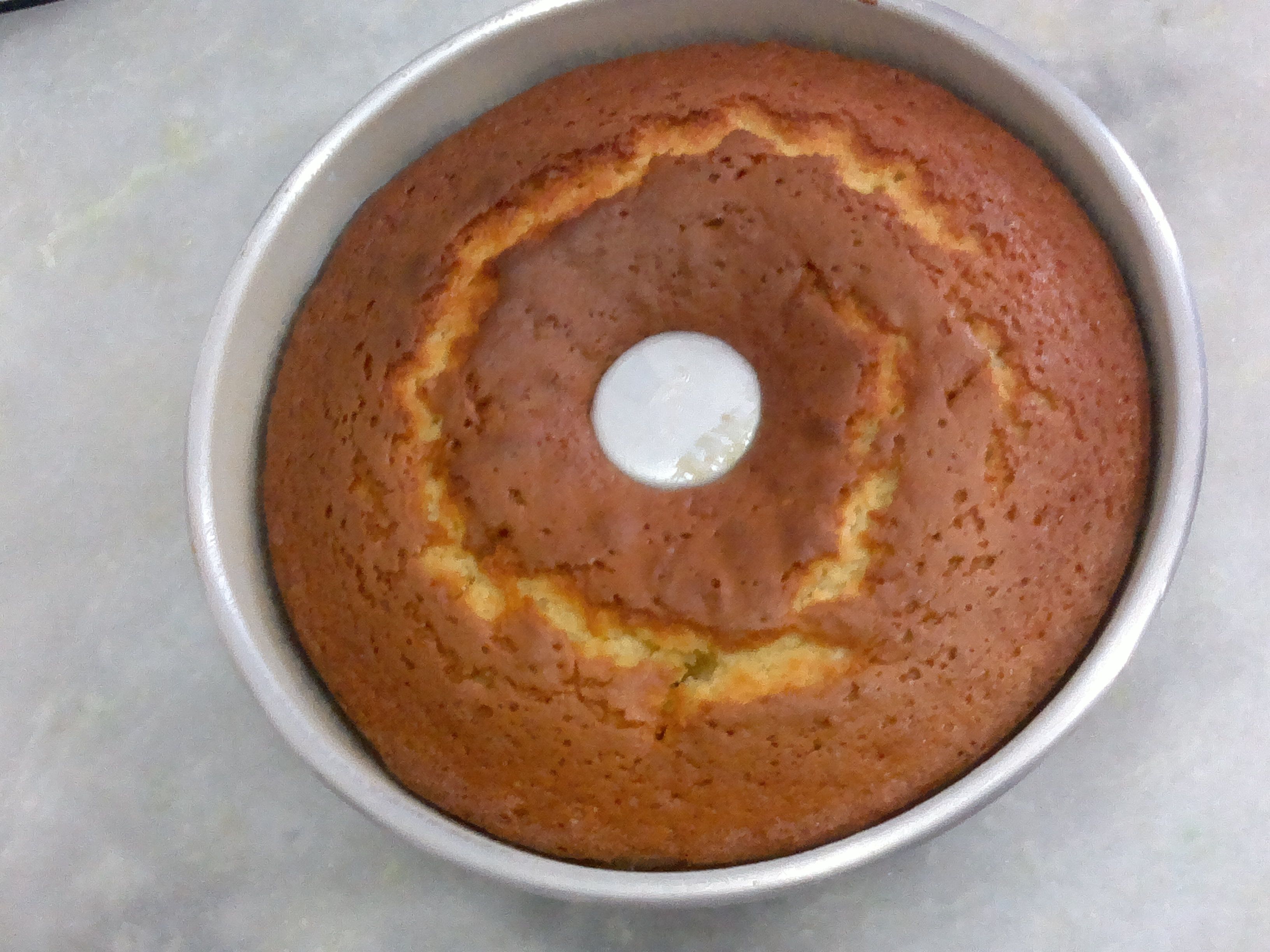 Bolo de laranja fofinho e amanteigado