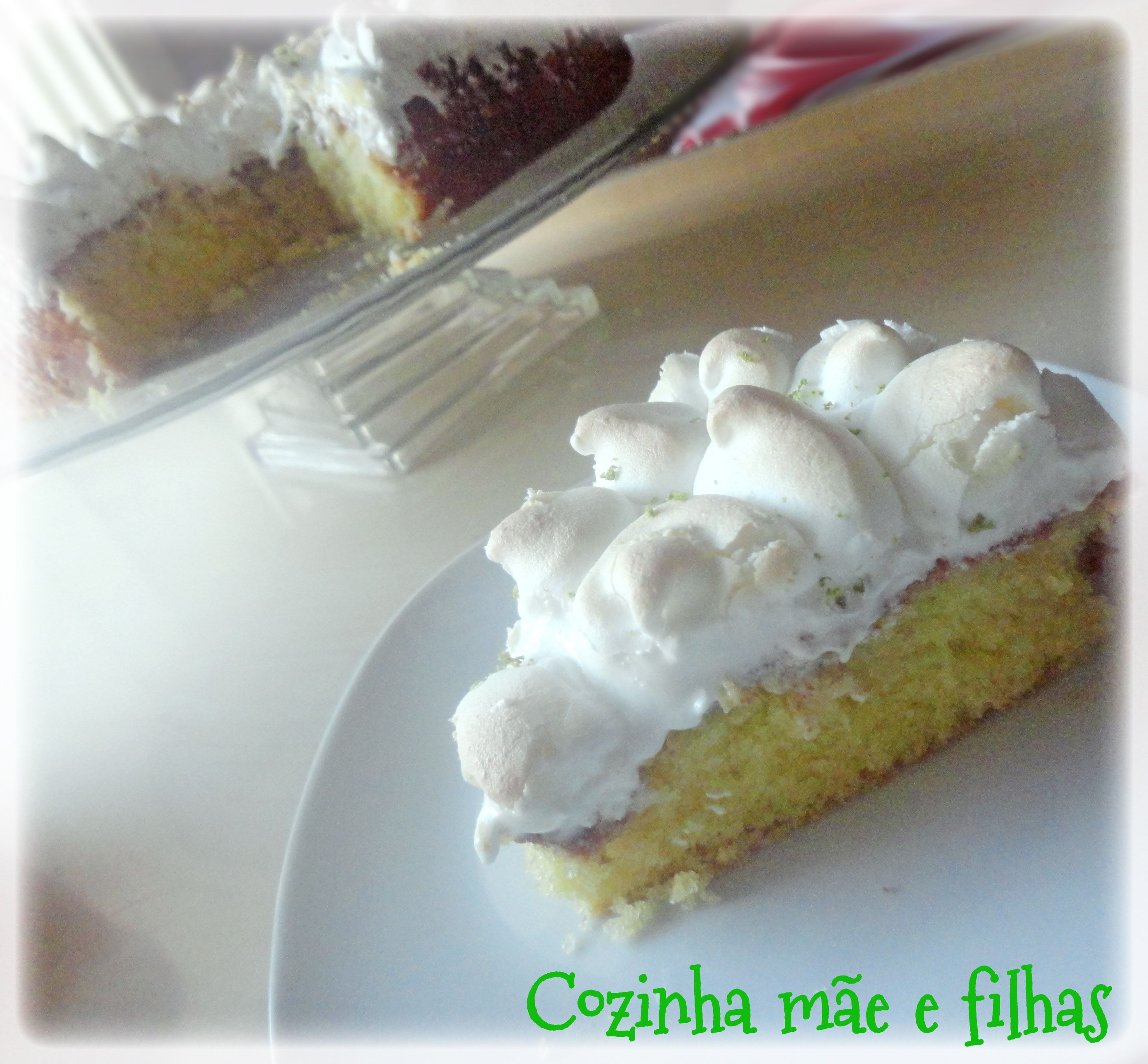 Bolo de limão siciliano com merengue