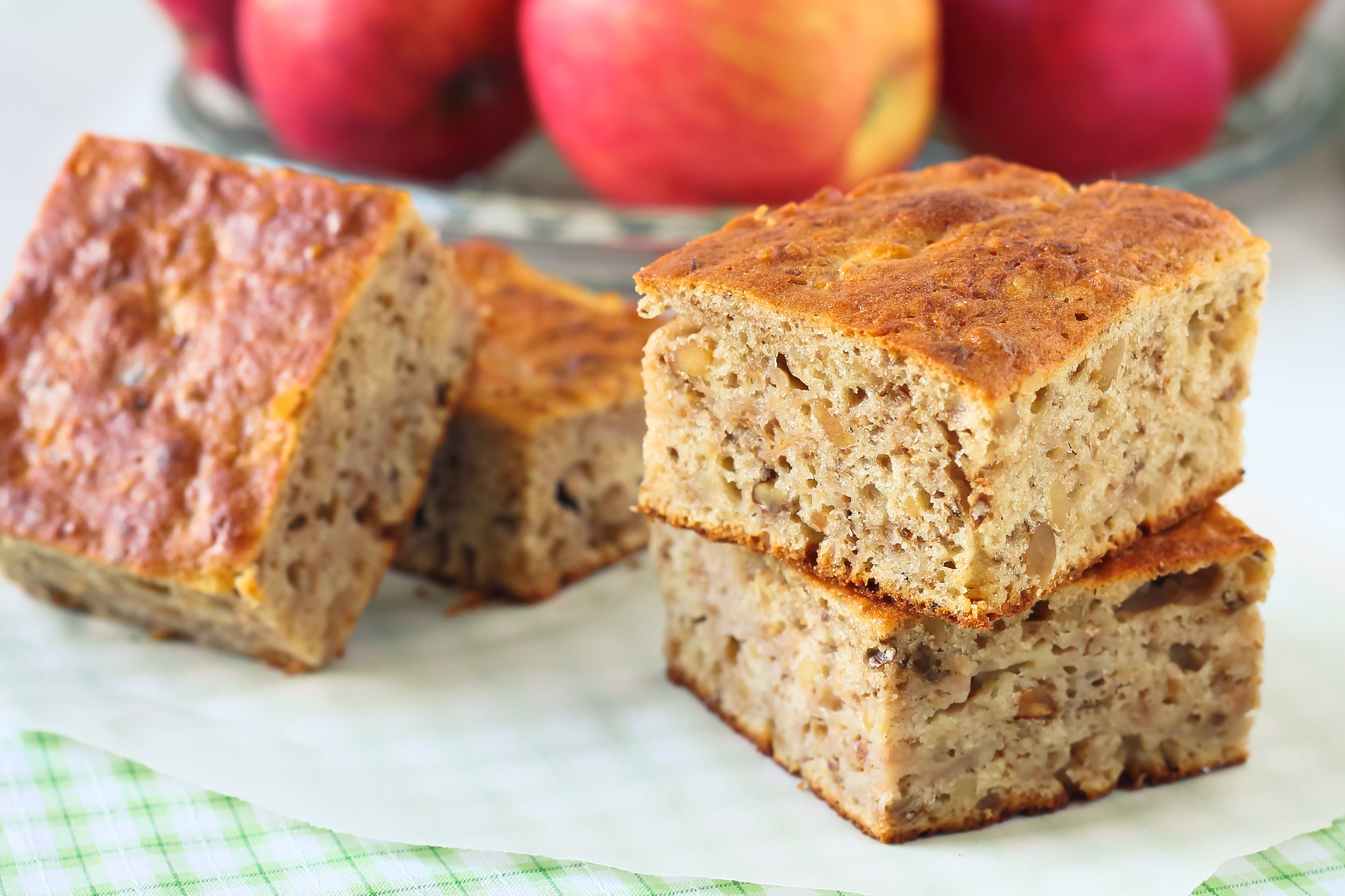 Bolo de maçã com aveia