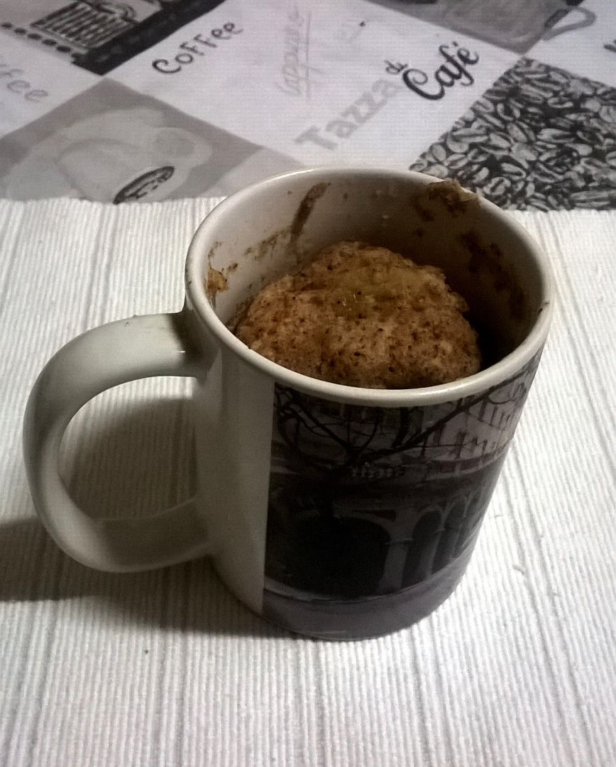 Bolo de maçã de caneca