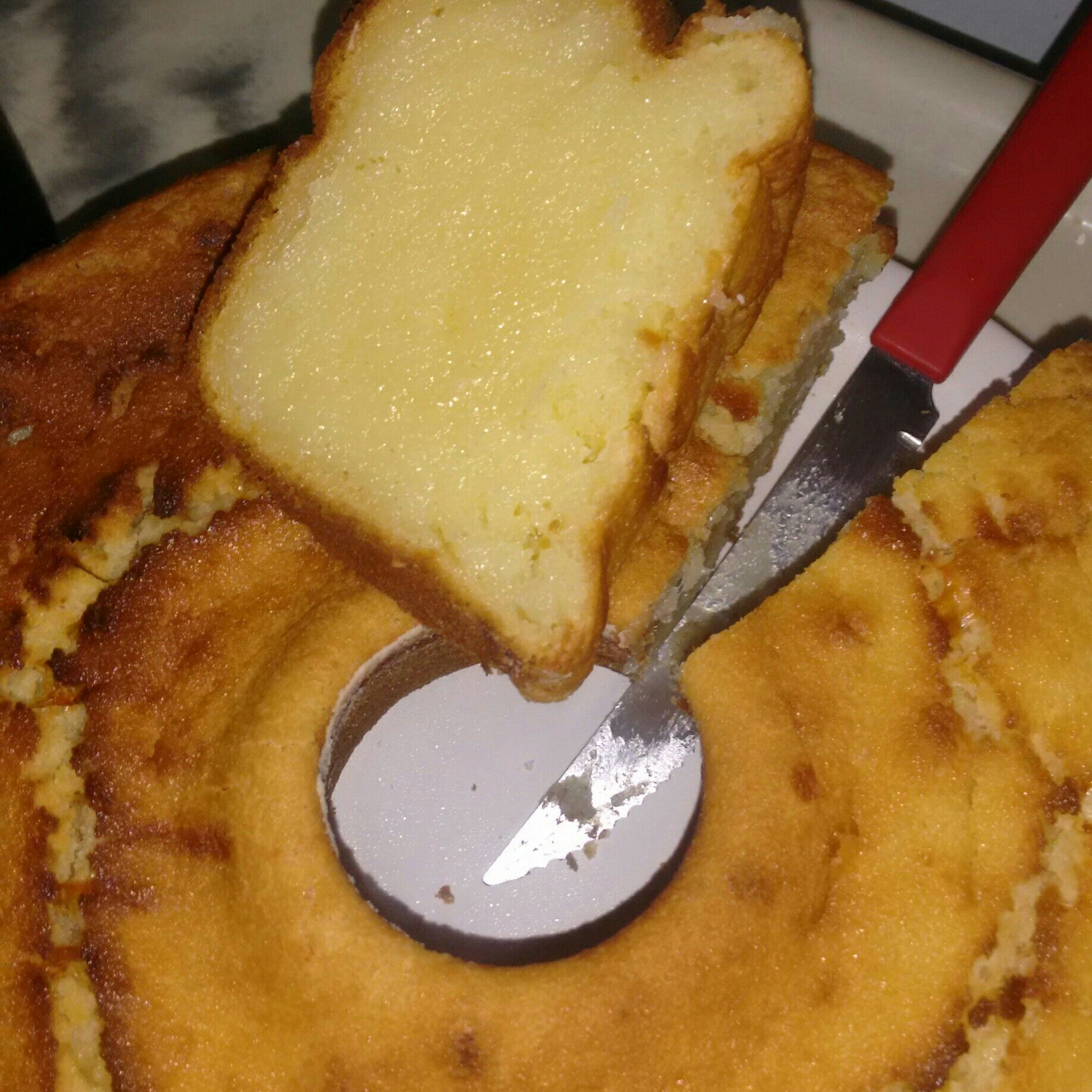 Bolo de macaxeira, aipim ou mandioca com coco e queijo