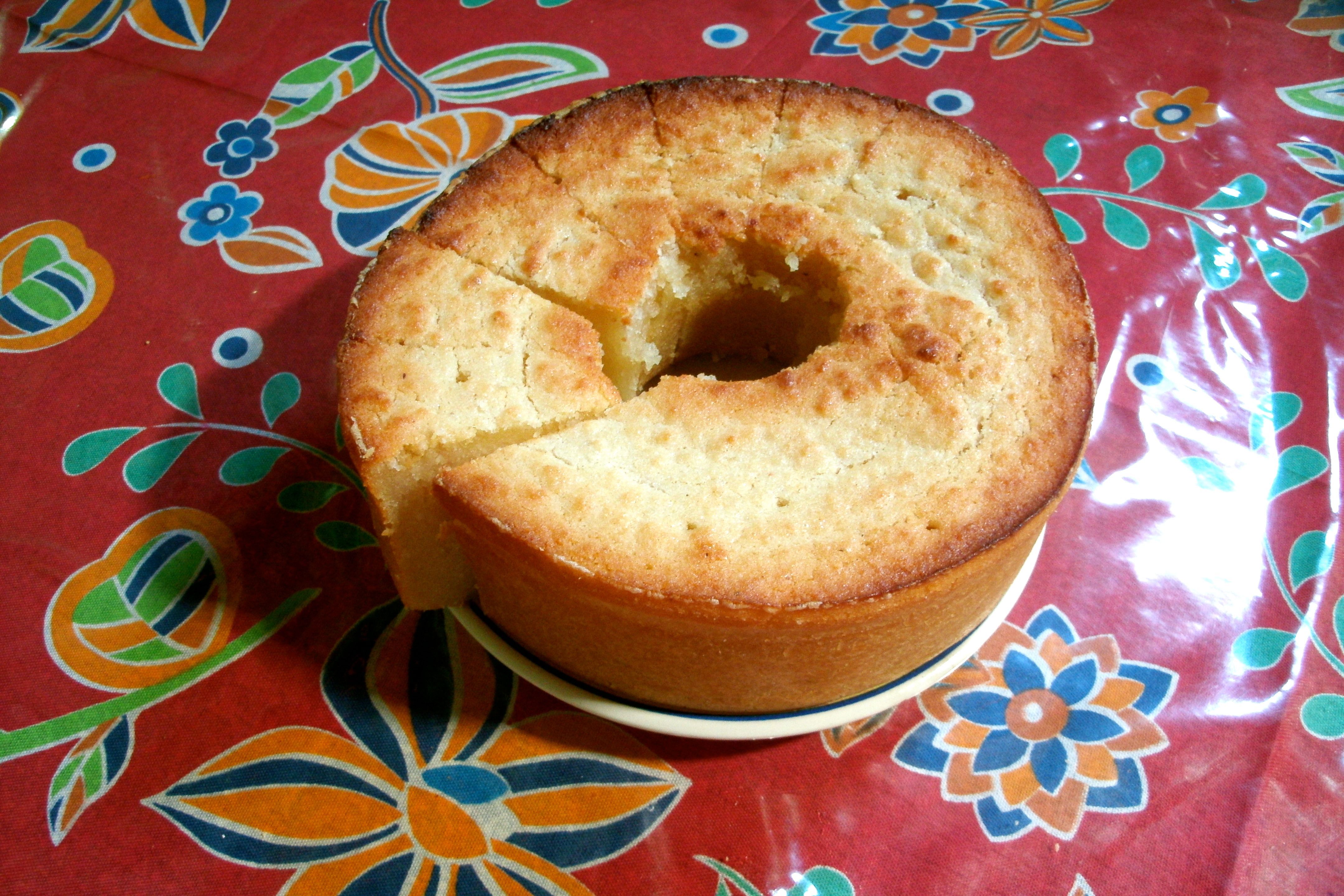 Bolo de macaxeira com coco