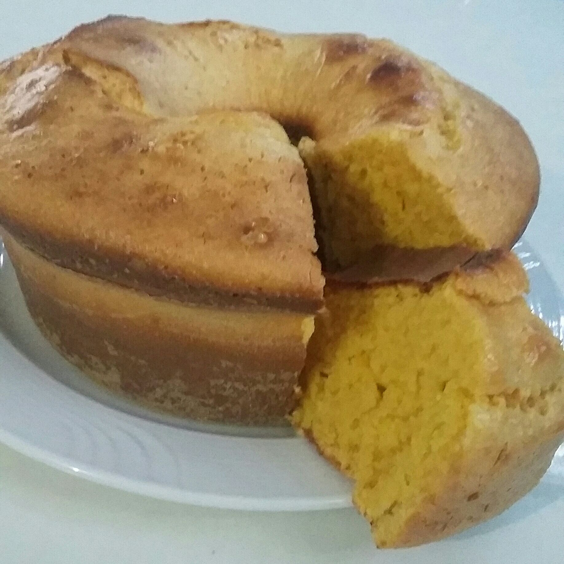 Bolo de milharina cremoso