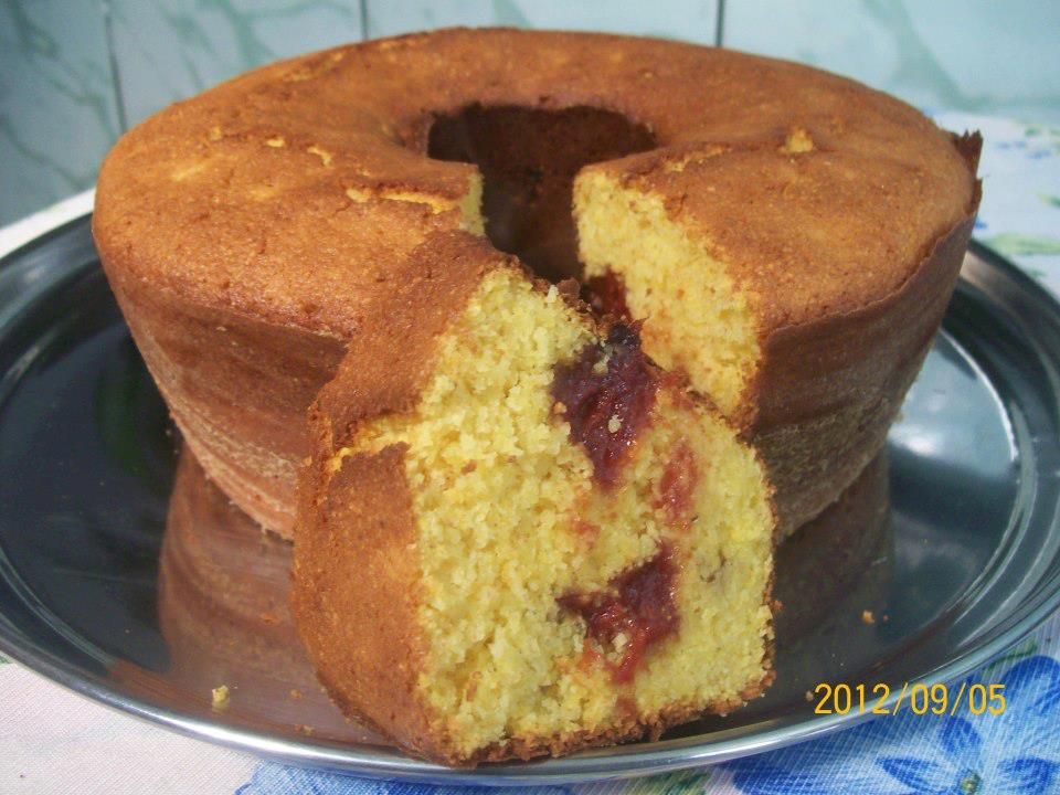 Bolo de milharina (flocos de milho pré-cozidos)