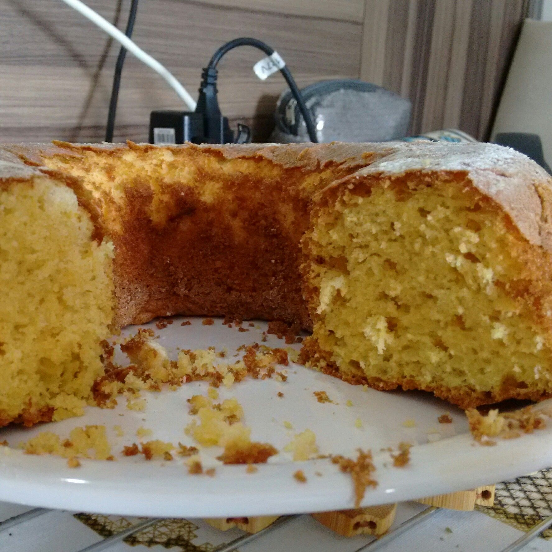 Bolo de milho verde e fécula de batata com cocada mole