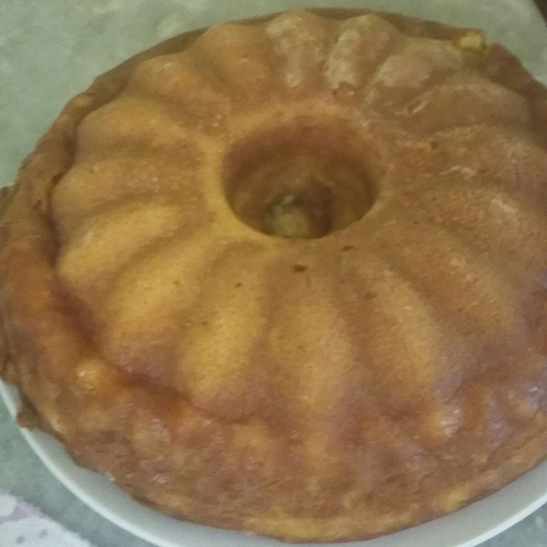 Bolo de Milhor cremoso no meio