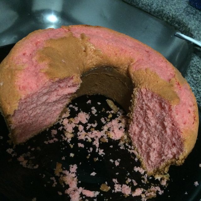 Bolo de morango cor de rosa