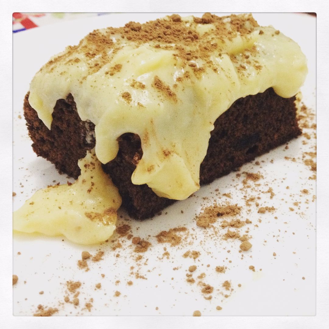 Bolo de Oreo com cobertura de leite em pó