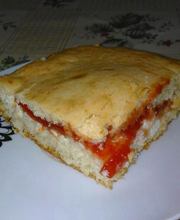 Bolo de ricota com goiabada