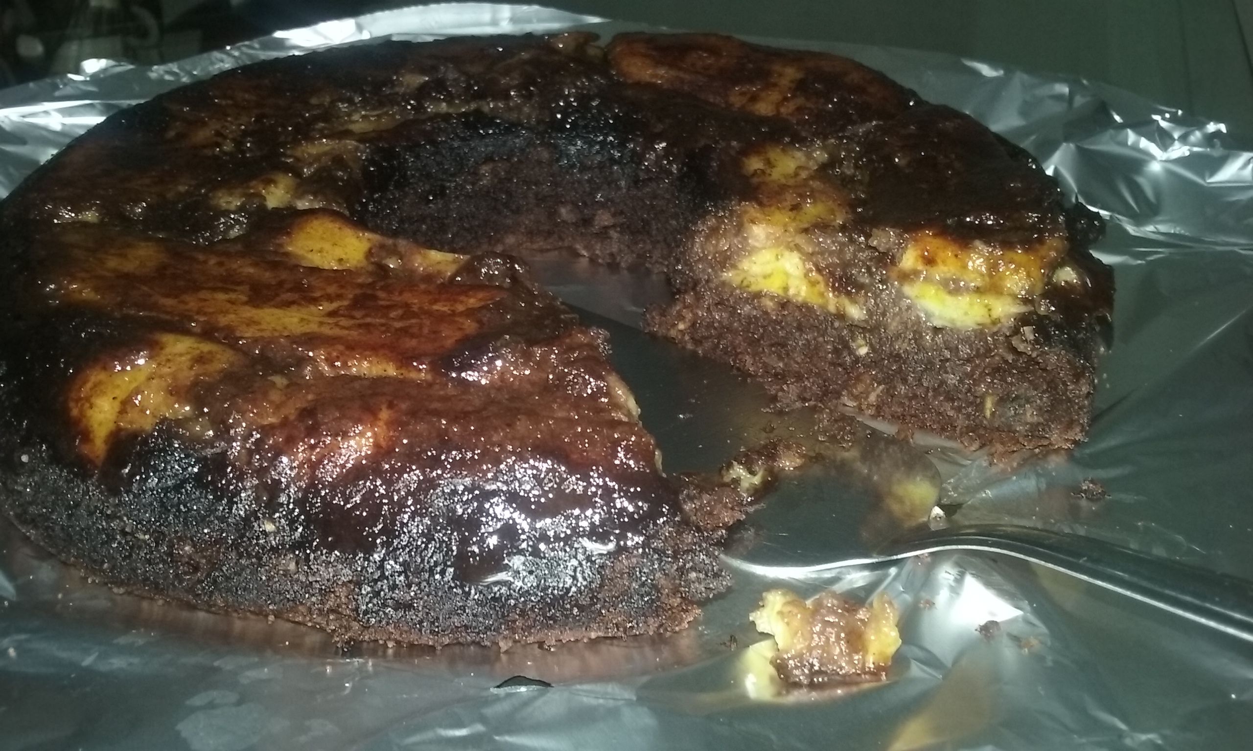 Bolo integral de banana com cacau sem glúten