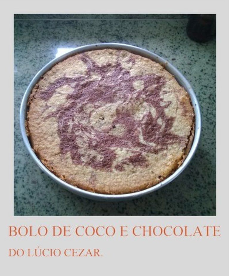 Bolo mesclado de coco e chocolate do Lúcio Cezar