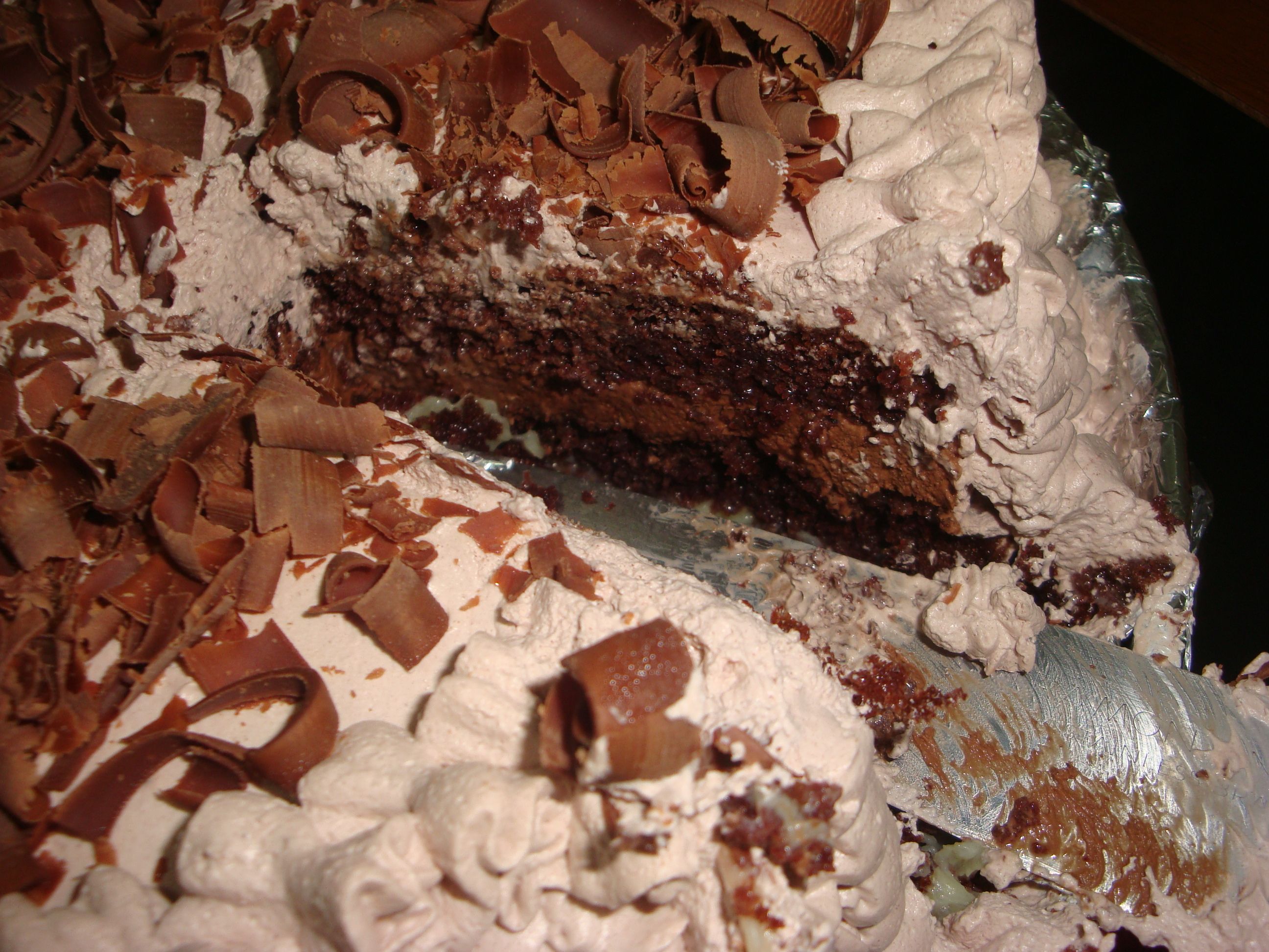 Bolo mousse de chocolate e prestígio