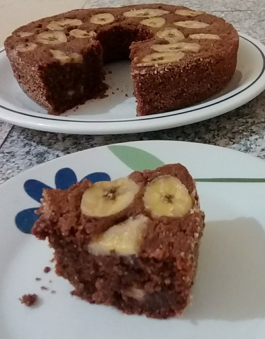 Bolo vegano sem ovo, de banana e chocolate