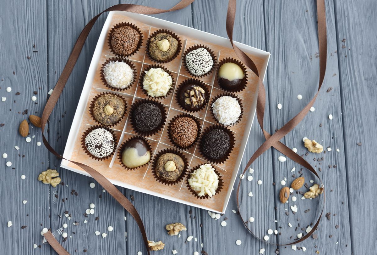 Brigadeiro Gourmet: Nozes, Meio amargo, tradicional, amendoim (paçoquita) e amêndoa