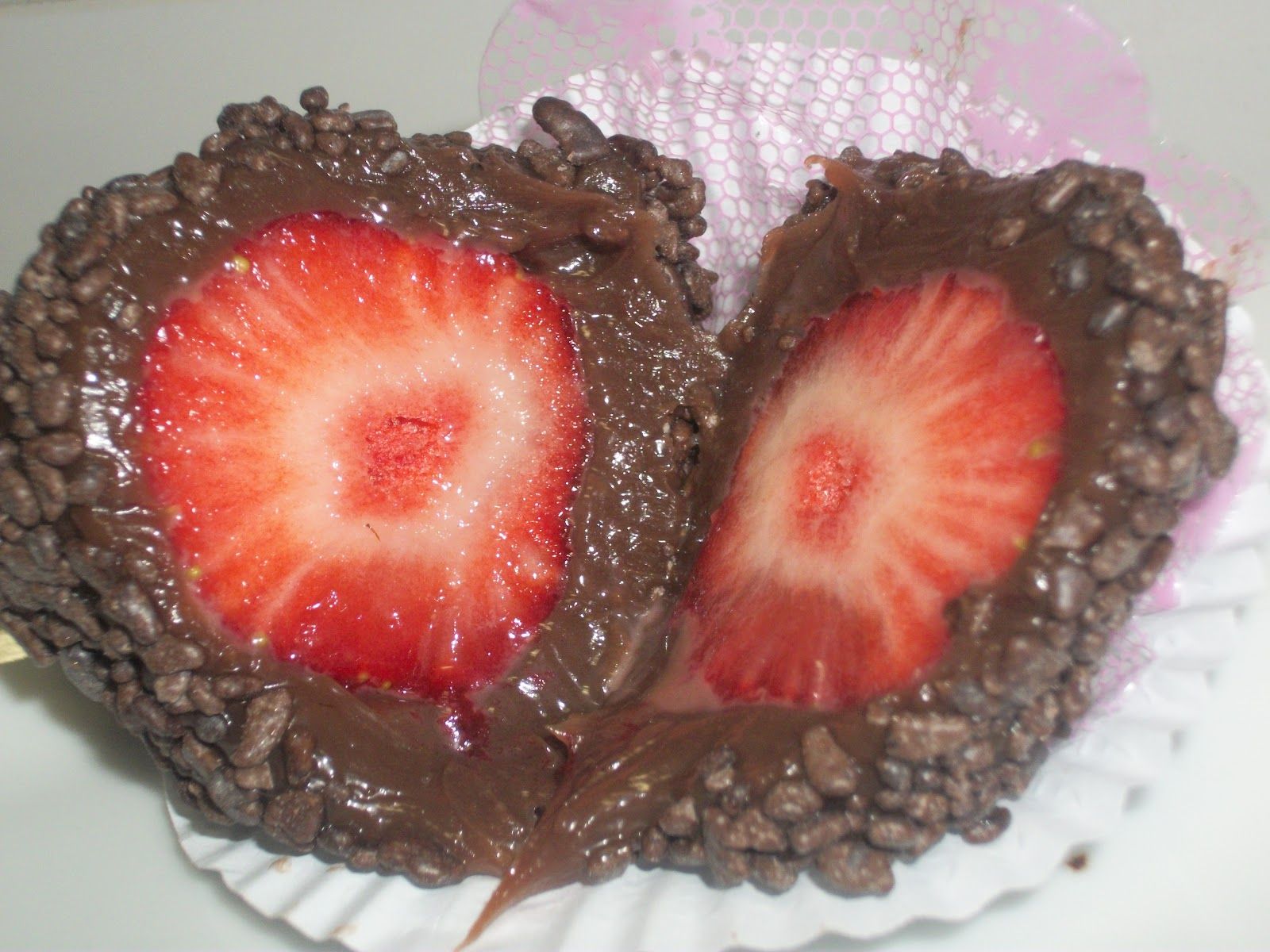 Brigadeiro trufado com morango