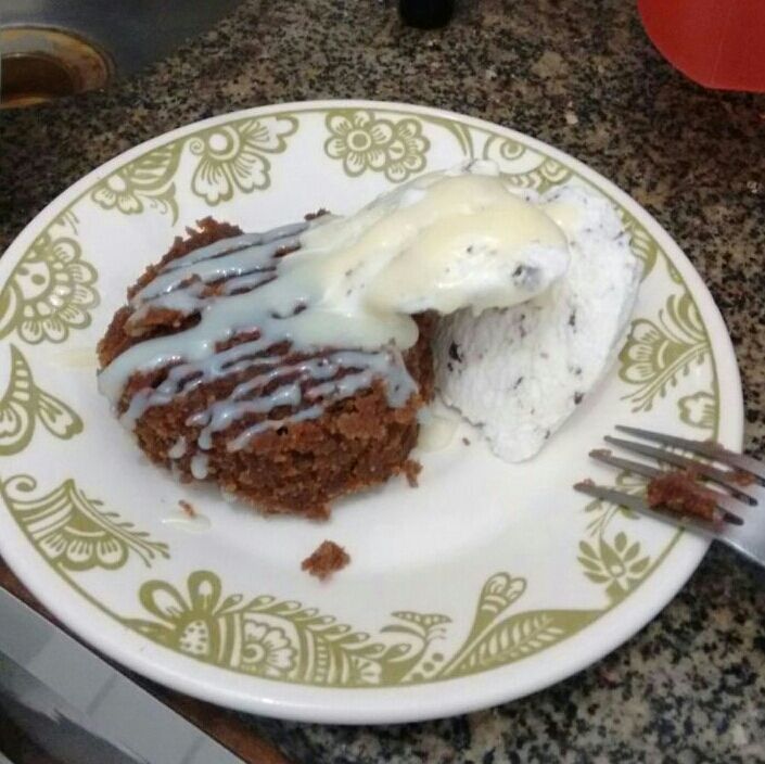 Brownie na caneca e assado no micro-ondas