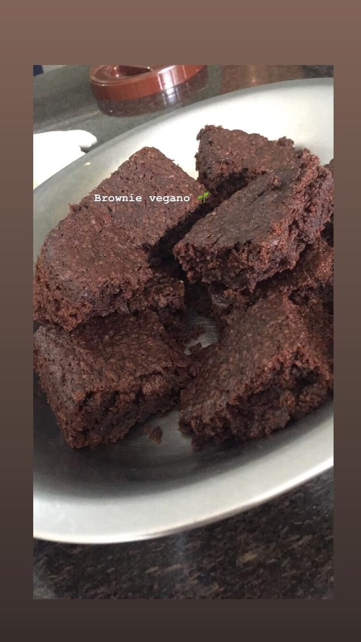 Brownie vegano (molhadinho por dentro e sequinho por fora)