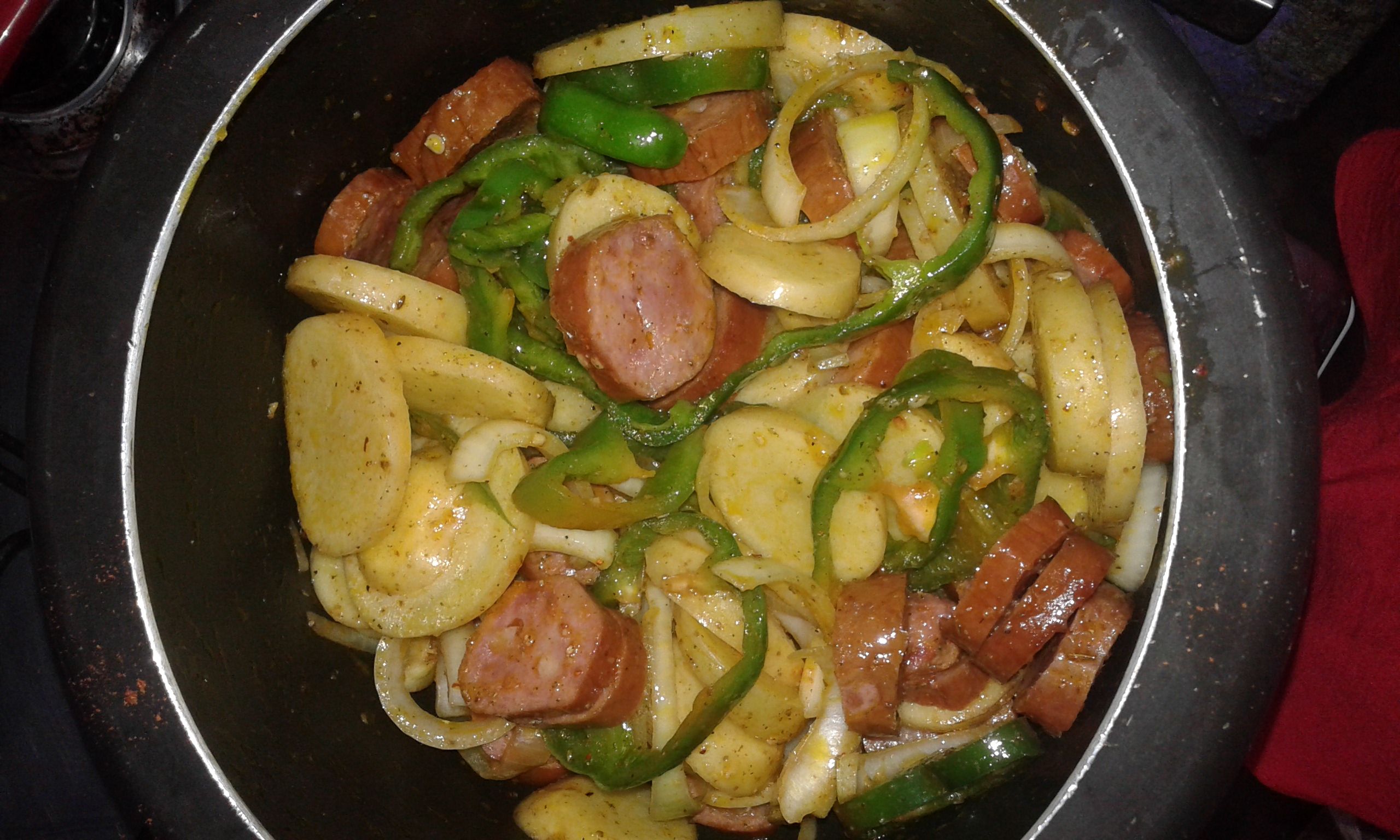 Calabresa com batata na panela de pressão