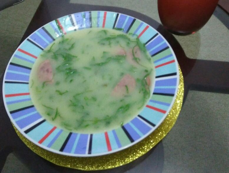 Caldo verde com calabresa defumada