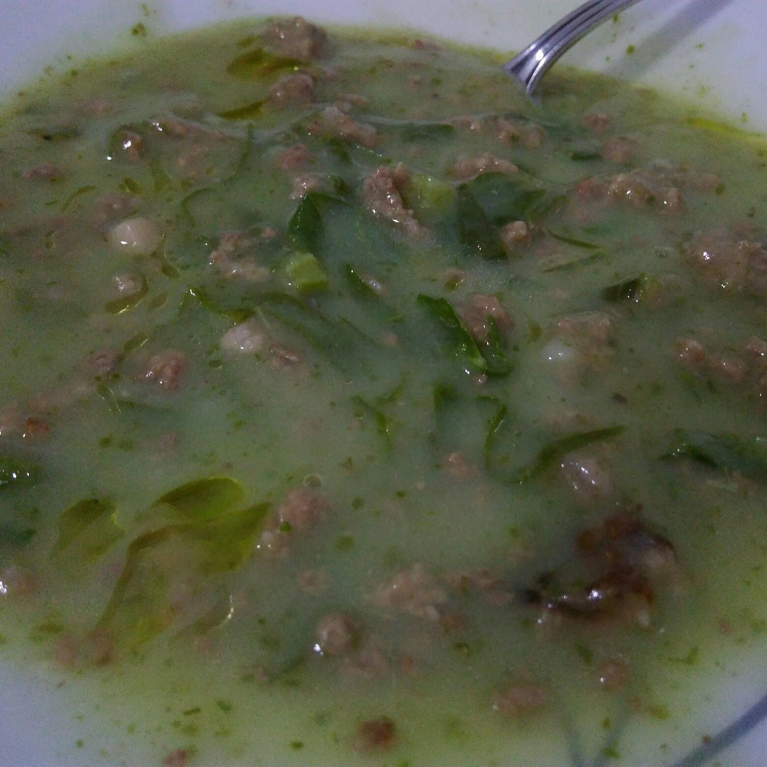 Caldo verde com carne moída