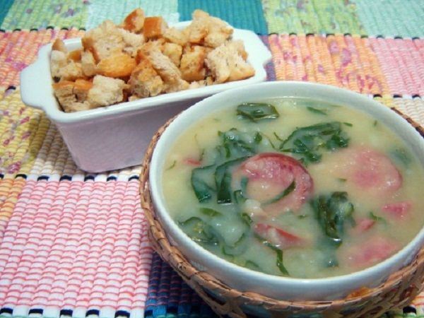 Caldo verde com costelinha