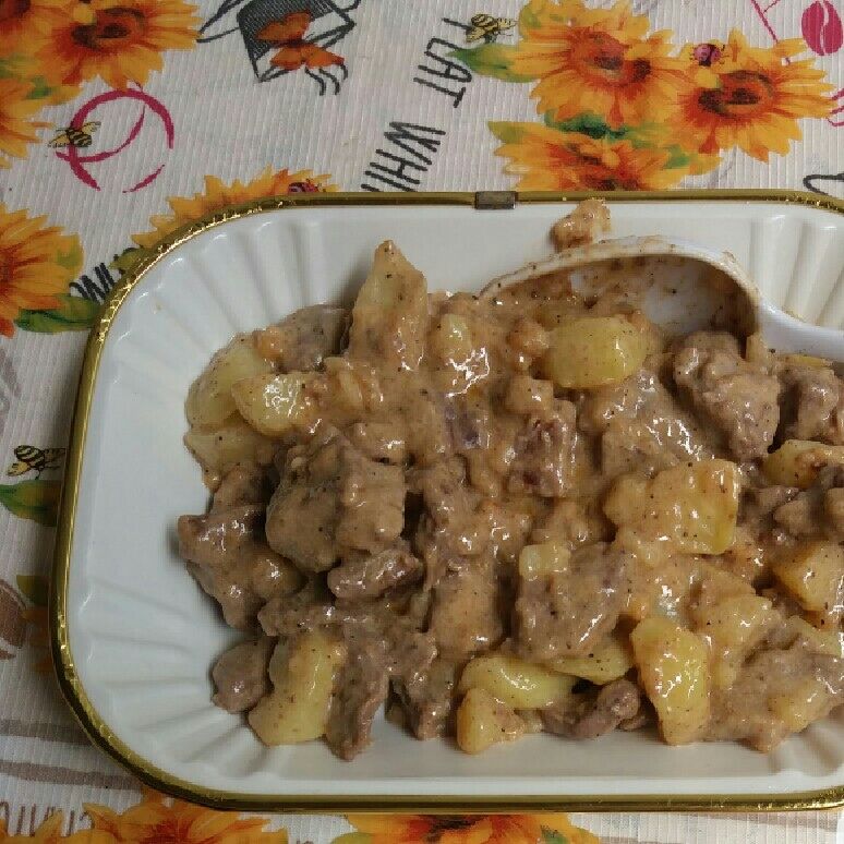 Carne ao molho com batata