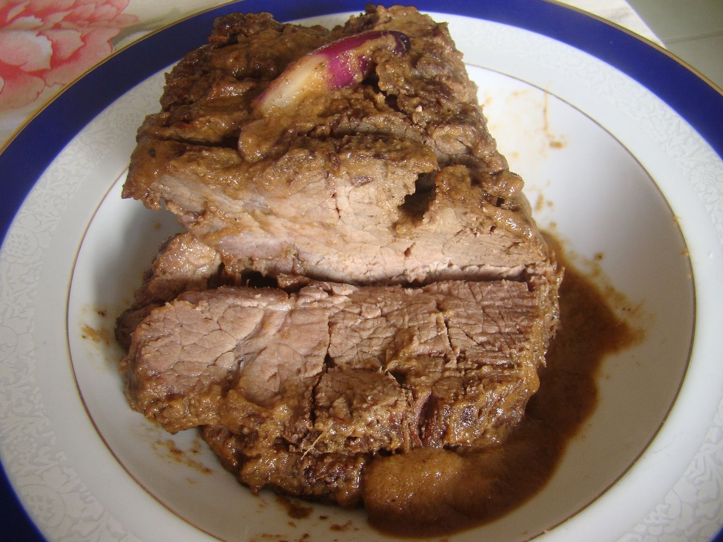 Carne de panela ao molho de cebola