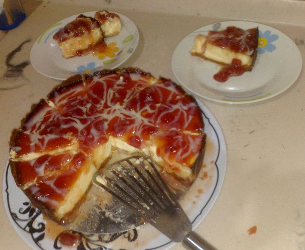 Cheesecake com cobertura de goiaba