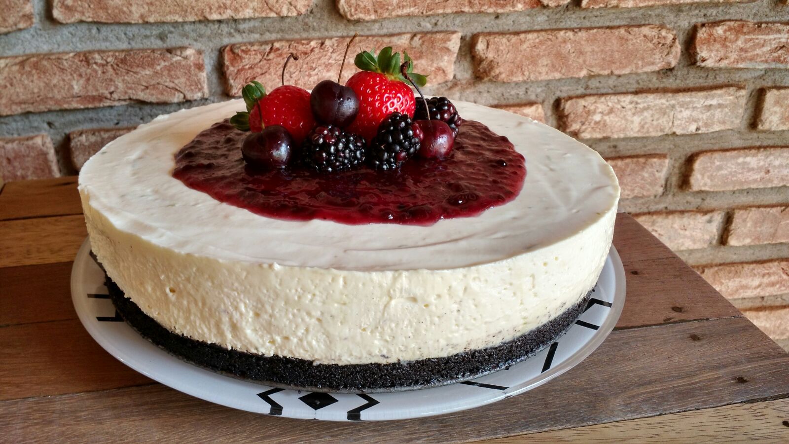 Cheesecake de limão com frutas vermelhas (não vai ao forno)