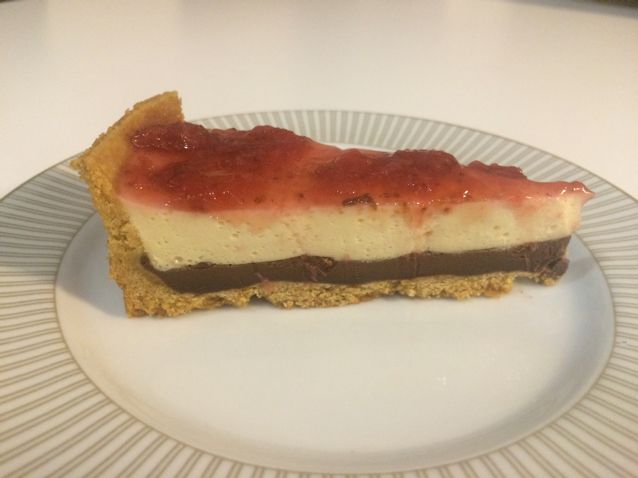 Cheesecake duas camadas com geleia de morango