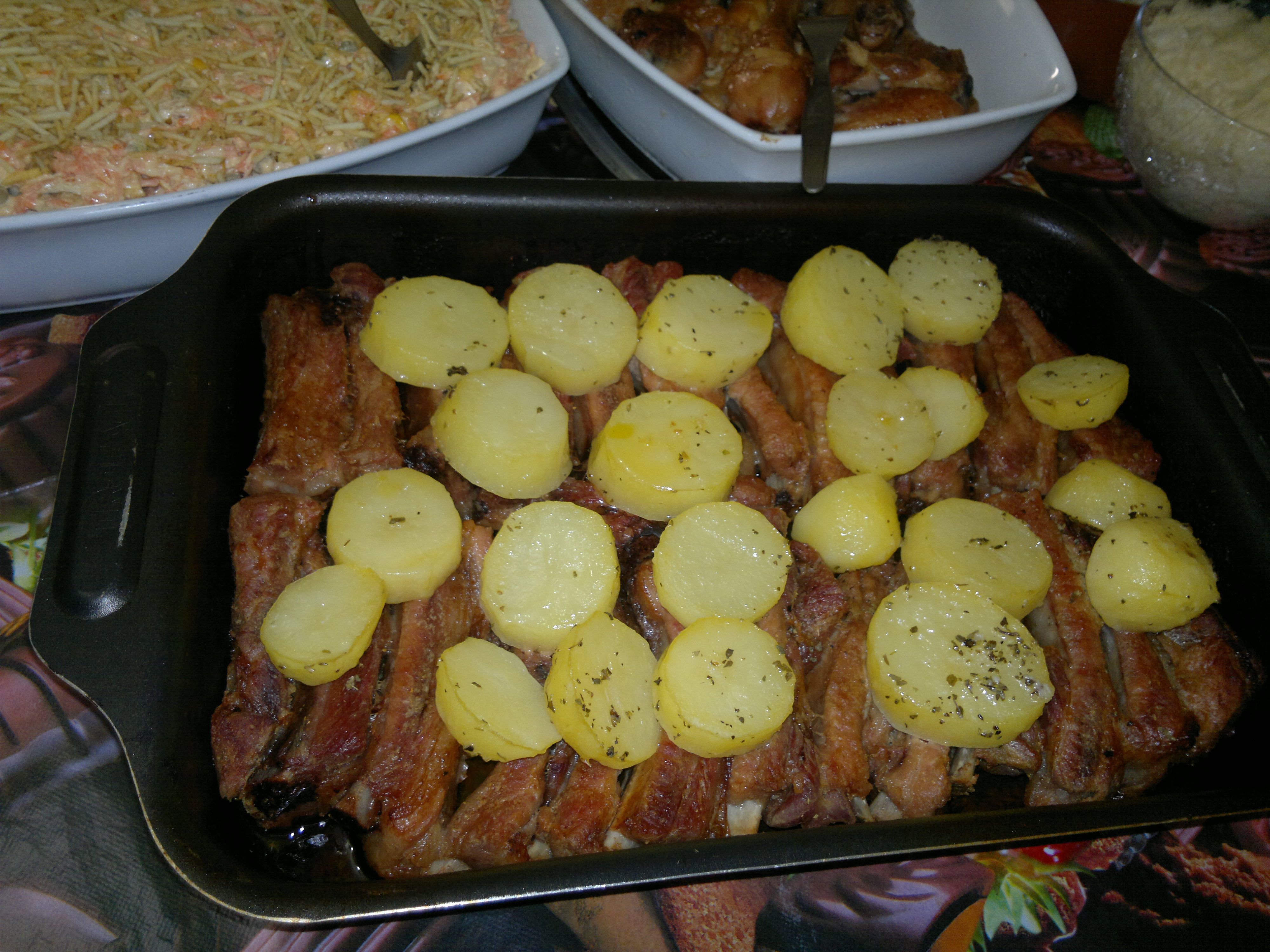 Costelas com batata no forno