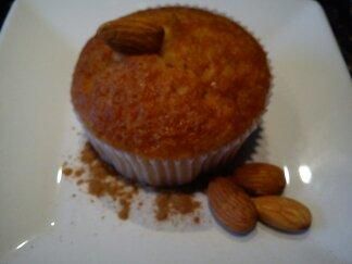 Cupcake de Banana Caramelizada com Amêndoas