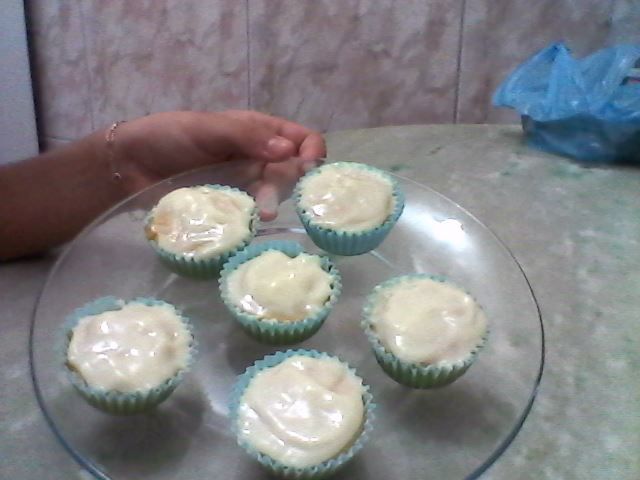 Cupcake de cenoura com calda de limão