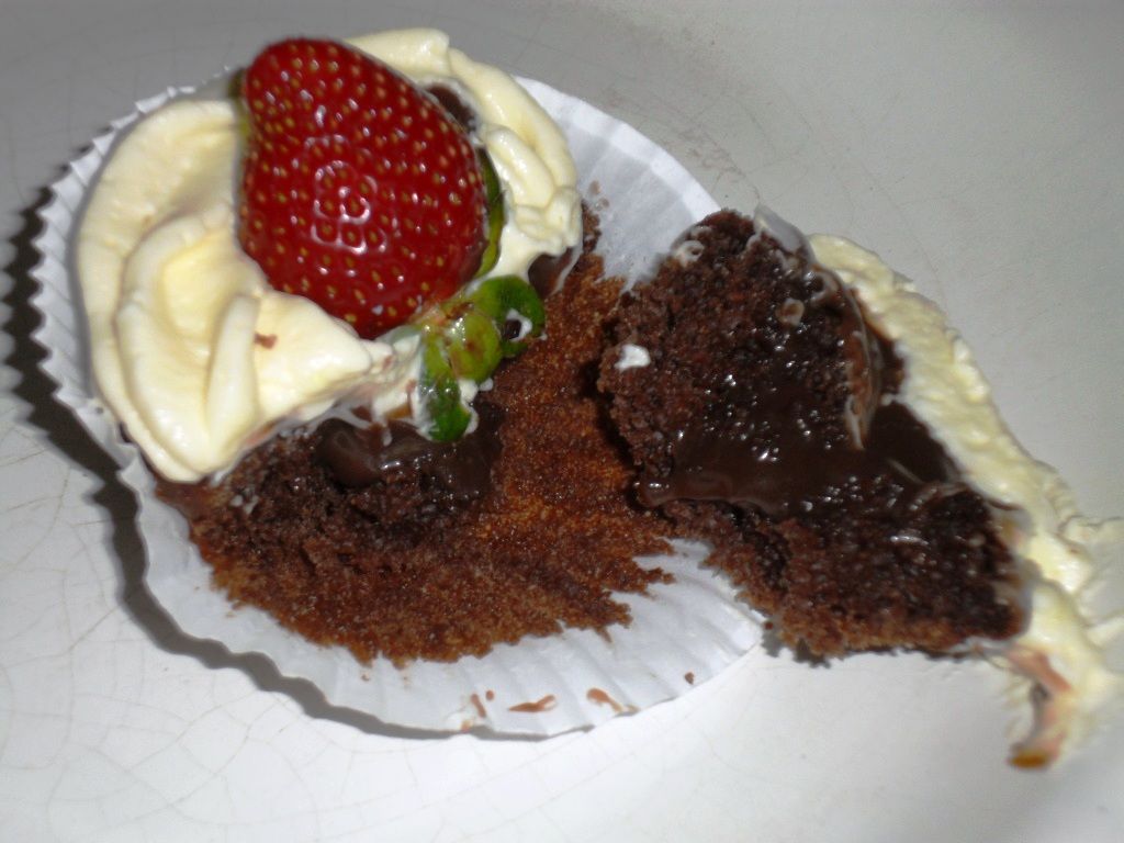 Cupcake de chocolate e Morango