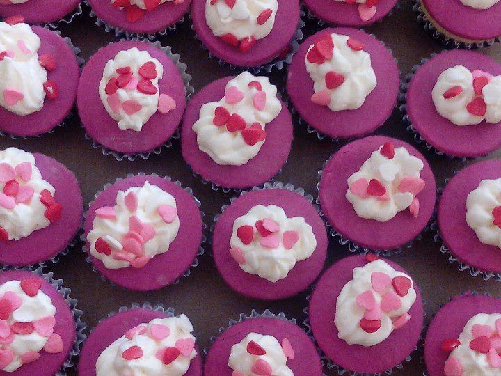 Cupcake de doce de leite com morango