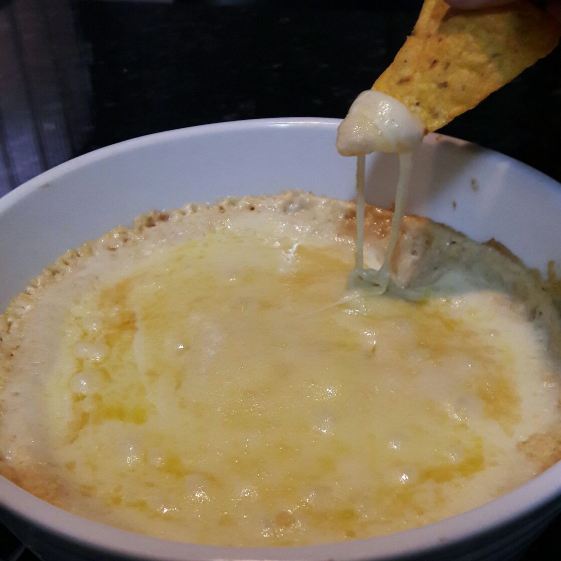 Dip de grão de bico com queijo