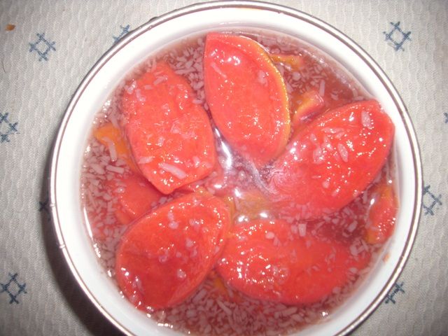 Doce de goiaba com coco