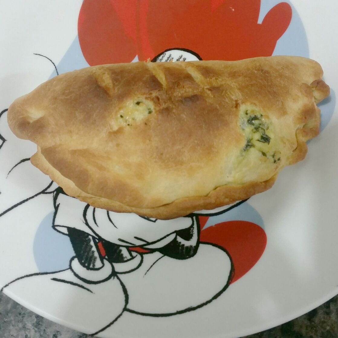 Empanada de queijo com espinafre