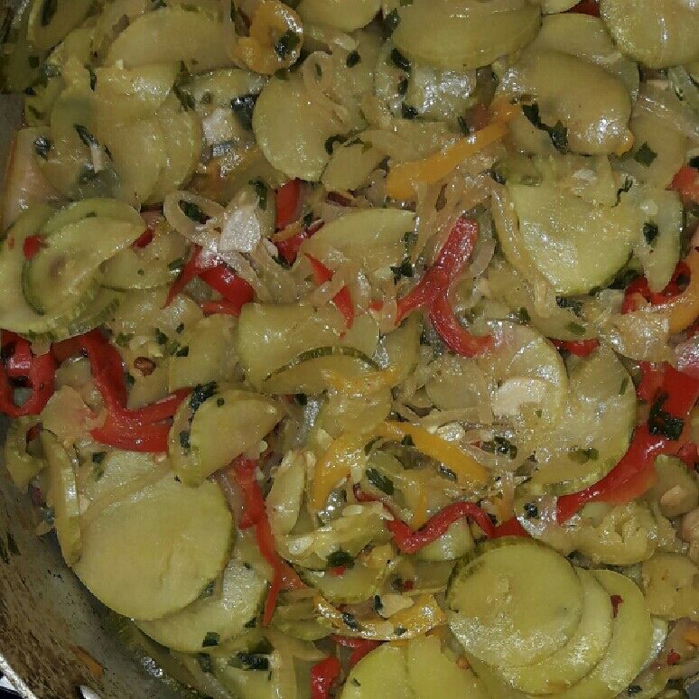 Escabeche de abobrinha com pimentões