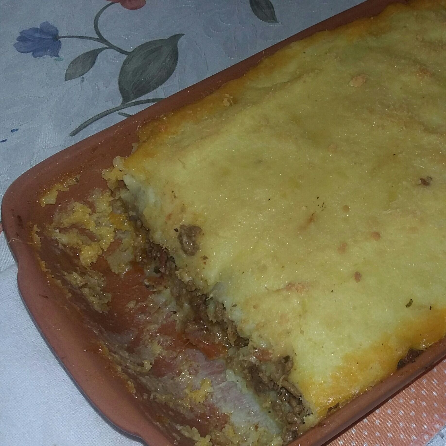 Escondidinho de batata /mandioca e carne moída