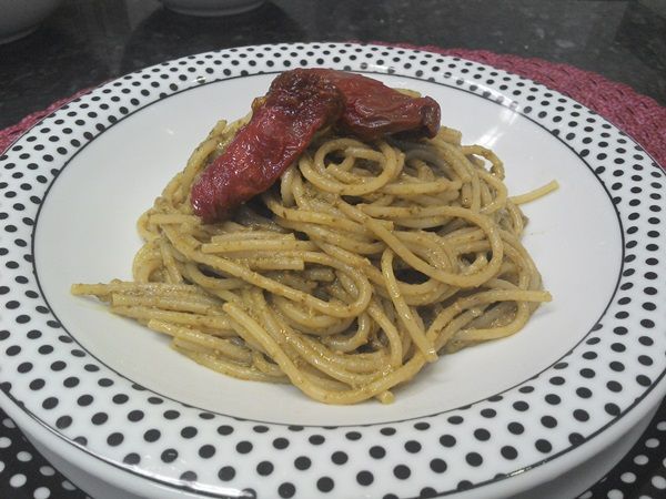 Espaguete ao pesto de tomate seco da Abima