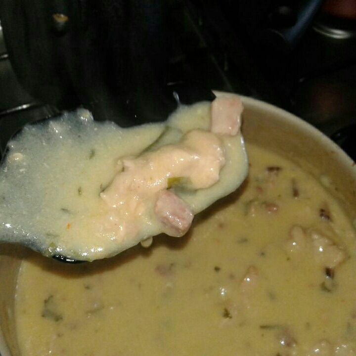 Espaguete com molho branco ao bacon com frango