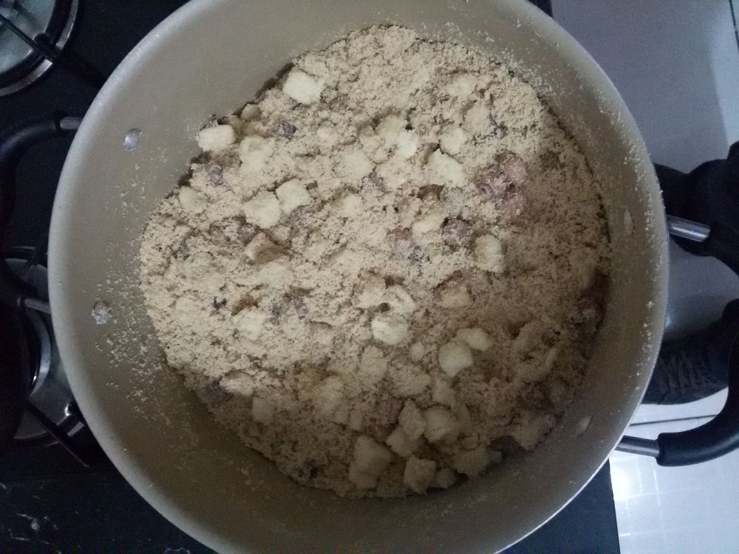 Farofa de bacon com pão