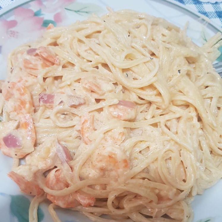 Fettucine Alfredo com Camarão